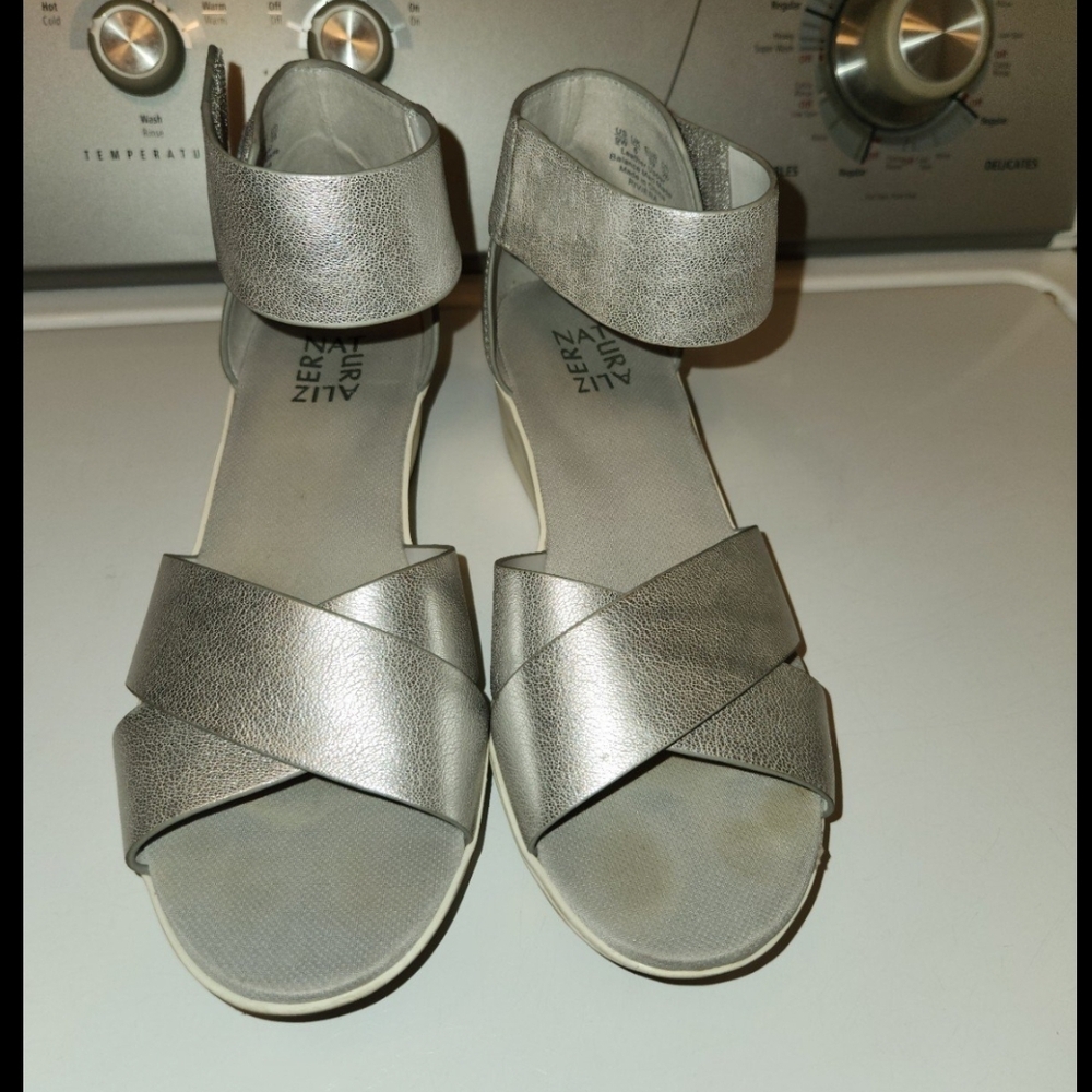 Naturalizer Silver Sandals with Crisscross Straps and Ankle Strap